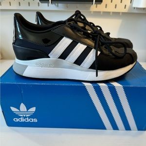 Adidas SL Andridge tennis shoe size 7
